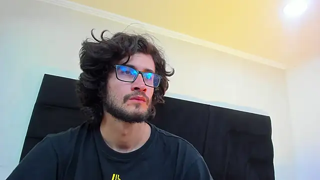 Loggan donnelly online show from 6, 3, 2025