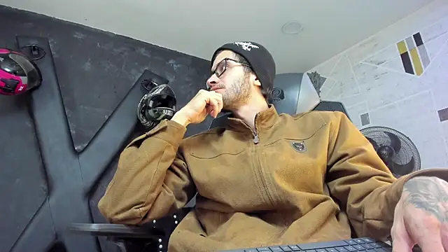 Loggan donnelly online show from 20, 9, 2025