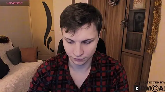 handsome guy01 online show from 15, 12, 2025