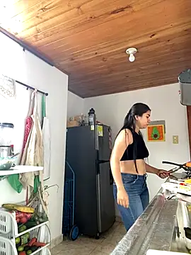 Snapshot of LorenaAmerica chatting on 4, 12, 2024 LorenaAmerica online show from 4, 12, 2024