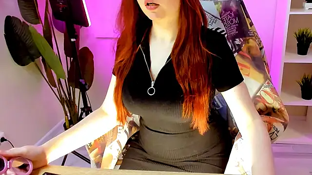Snapshot of CarolGiggly chatting on 29, 4, 2026 CarolGiggly online show from 29, 4, 2026