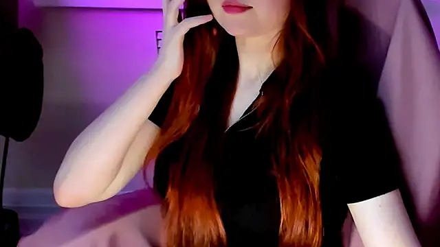 Snapshot of CarolGiggly chatting on 5, 5, 2026 CarolGiggly online show from 5, 5, 2026