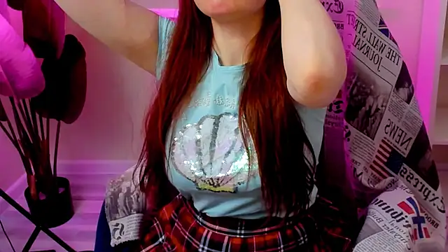 Snapshot of CarolGiggly chatting on 9, 5, 2026 CarolGiggly online show from 9, 5, 2026