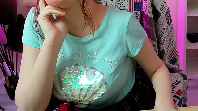 Snapshot of CarolGiggly chatting on 13, 5, 2026 CarolGiggly online show from 13, 5, 2026