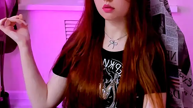 Snapshot of CarolGiggly chatting on 9, 7, 2026 CarolGiggly online show from 9, 7, 2026