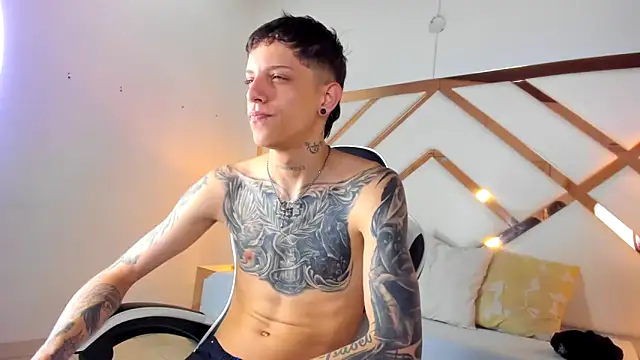 Snapshot of Adam_hard_ chatting on 30, 9, 2025 Adam hard  online show from 30, 9, 2025