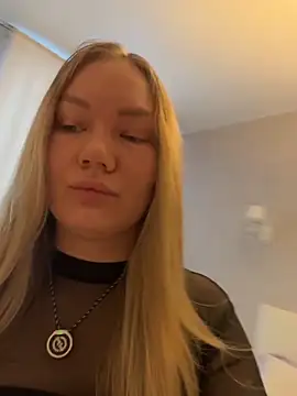 LianaCruz   online show from 14, 12, 2025