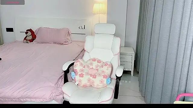 Snapshot of -Wendy__ chatting on 13, 2, 2025 -Wendy online show from 13, 2, 2025