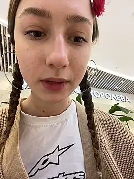 Snapshot of Lia__Love chatting on 12, 12, 2024 Lia Love online show from 12, 12, 2024