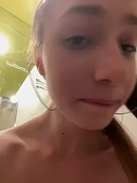 Snapshot of Lia__Love chatting on 17, 12, 2024 Lia Love online show from 17, 12, 2024