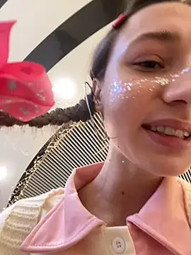 Snapshot of Lia__Love chatting on 2, 1, 2025 Lia Love online show from 2, 1, 2025