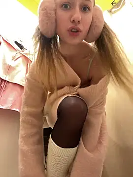 Snapshot of Lia__Love chatting on 7, 1, 2025 Lia Love online show from 7, 1, 2025