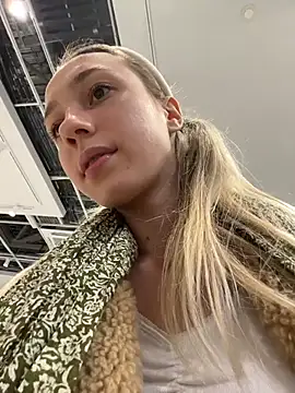 Snapshot of Lia__Love chatting on 10, 10, 2025 Lia Love online show from 10, 10, 2025