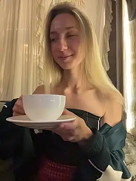 Snapshot of Lia__Love chatting on 21, 10, 2025 Lia Love online show from 21, 10, 2025