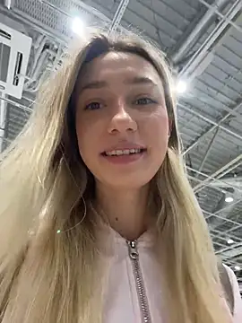 Snapshot of Lia__Love chatting on 7, 11, 2025 Lia Love online show from 7, 11, 2025