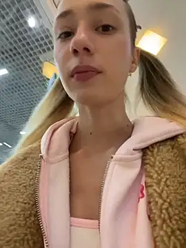 Snapshot of Lia__Love chatting on 12, 11, 2025 Lia Love online show from 12, 11, 2025