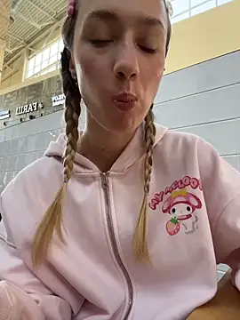 Snapshot of Lia__Love chatting on 14, 11, 2025 Lia Love online show from 14, 11, 2025