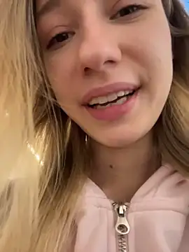 Snapshot of Lia__Love chatting on 17, 11, 2025 Lia Love online show from 17, 11, 2025