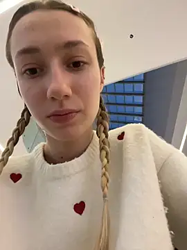 Snapshot of Lia__Love chatting on 16, 12, 2025 Lia Love online show from 16, 12, 2025