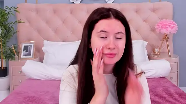 Snapshot of milaleoneli chatting on 27, 1, 2025 milaleoneli online show from 27, 1, 2025