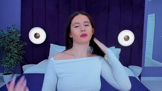 Snapshot of milaleoneli chatting on 1, 2, 2025 milaleoneli online show from 1, 2, 2025