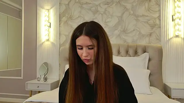 Snapshot of milaleoneli chatting on 21, 9, 2025 milaleoneli online show from 21, 9, 2025