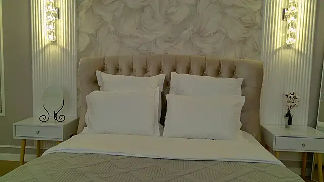 Snapshot of milaleoneli chatting on 7, 10, 2025 milaleoneli online show from 7, 10, 2025