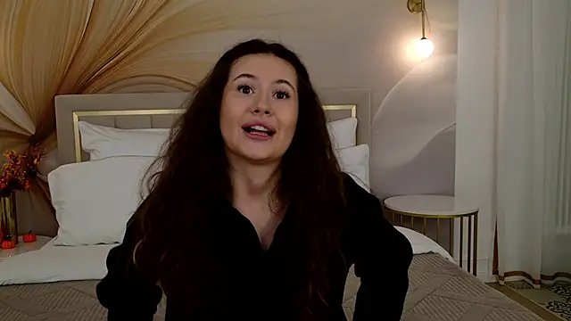 Snapshot of milaleoneli chatting on 3, 11, 2025 milaleoneli online show from 3, 11, 2025