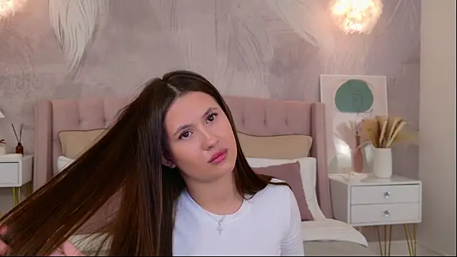 Snapshot of milaleoneli chatting on 24, 4, 2026 milaleoneli online show from 24, 4, 2026
