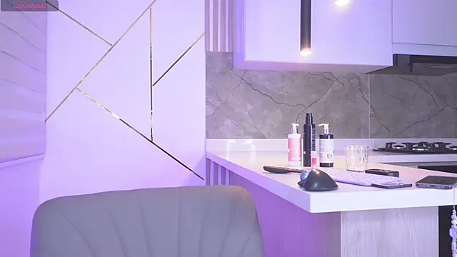 b3llaspringg online show from 12, 1, 2025