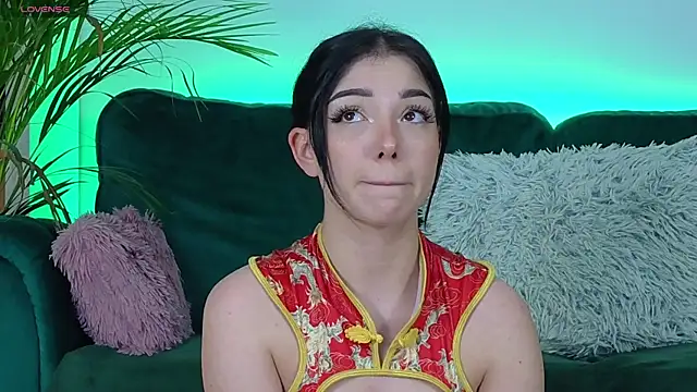 Snapshot of AveryWillow chatting on 15, 10, 2025 AveryWillow online show from 15, 10, 2025