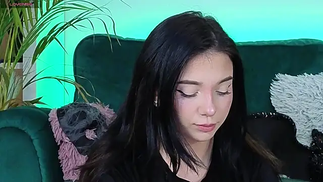 Snapshot of AveryWillow chatting on 3, 11, 2025 AveryWillow online show from 3, 11, 2025