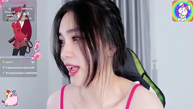 Snapshot of CelestiaWang chatting on 4, 1, 2025 CelestiaWang online show from 4, 1, 2025