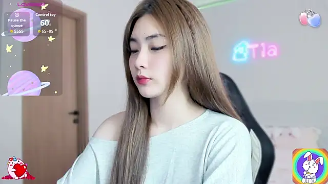 Snapshot of CelestiaWang chatting on 12, 9, 2025 CelestiaWang online show from 12, 9, 2025