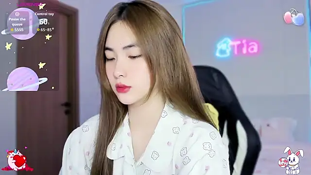 Snapshot of CelestiaWang chatting on 18, 9, 2025 CelestiaWang online show from 18, 9, 2025