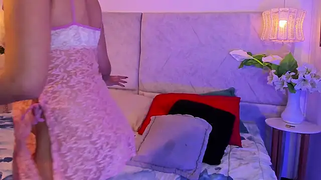 naomiii   online show from 21, 11, 2025