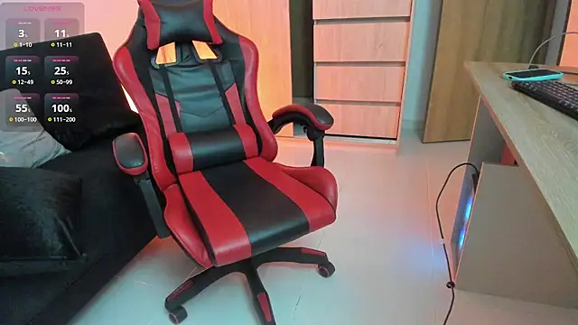 Snapshot of AMBER_LOVE22 chatting on 30, 10, 2025 AMBER LOVE22 online show from 30, 10, 2025