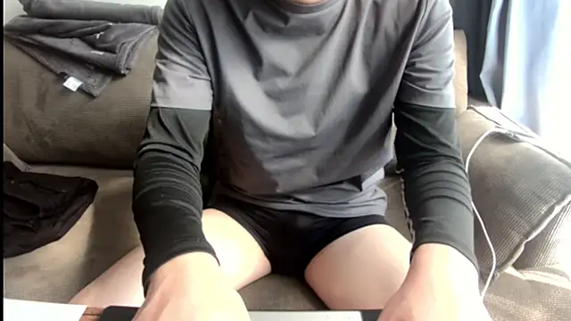 Snapshot of tuki_fu chatting on 10, 3, 2025 tuki fu online show from 10, 3, 2025