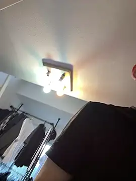 Snapshot of tuki_fu chatting on 14, 11, 2025 tuki fu online show from 14, 11, 2025