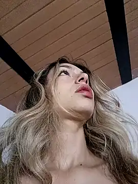 Snapshot of Karolgood3 chatting on 22, 12, 2024 Karolgood3 online show from 22, 12, 2024