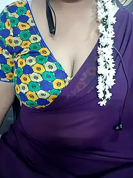 Snapshot of Yours_Radika chatting on 9, 12, 2024 Yours Radika online show from 9, 12, 2024