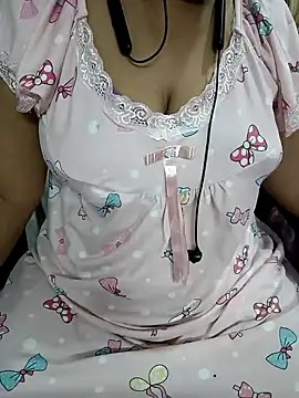 Snapshot of Yours_Radika chatting on 1, 2, 2025 Yours Radika online show from 1, 2, 2025