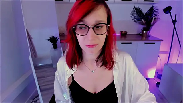 Snapshot of Dora_Marcelli chatting on 7, 7, 2026 Dora Marcelli online show from 7, 7, 2026