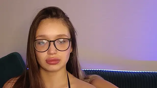 Snapshot of Megan_Kira chatting on 20, 2, 2025 Megan Kira online show from 20, 2, 2025