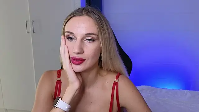 Snapshot of Megan_Kira chatting on 27, 6, 2026 Megan Kira online show from 27, 6, 2026