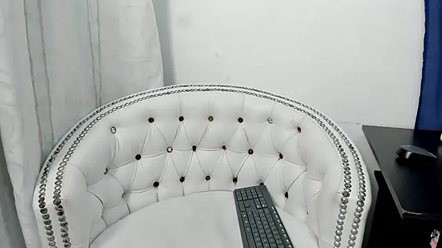 Analia18  online show from 25, 2, 2025