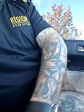 Snapshot of dadbod1178 chatting on 3, 11, 2025 dadbod1178 online show from 3, 11, 2025