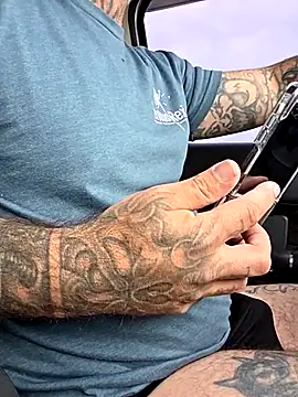 Snapshot of dadbod1178 chatting on 6, 11, 2025 dadbod1178 online show from 6, 11, 2025