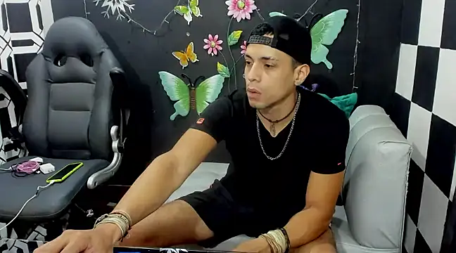 MikeRose94 online show from 9, 2, 2025