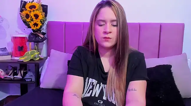 Snapshot of EmmyGray chatting on 10, 12, 2024 EmmyGray online show from 10, 12, 2024